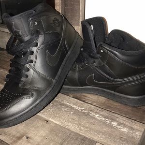 Black Nike Air Force